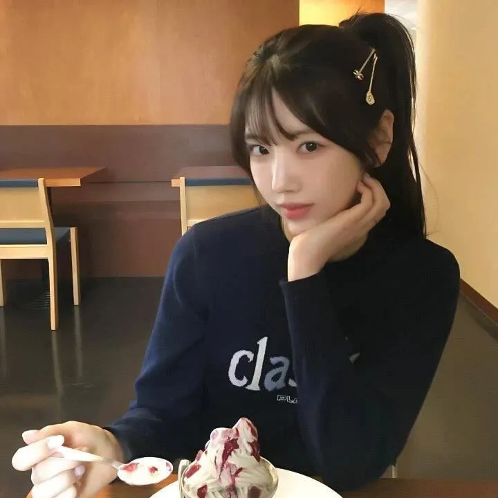甜蜜寂寞女孩